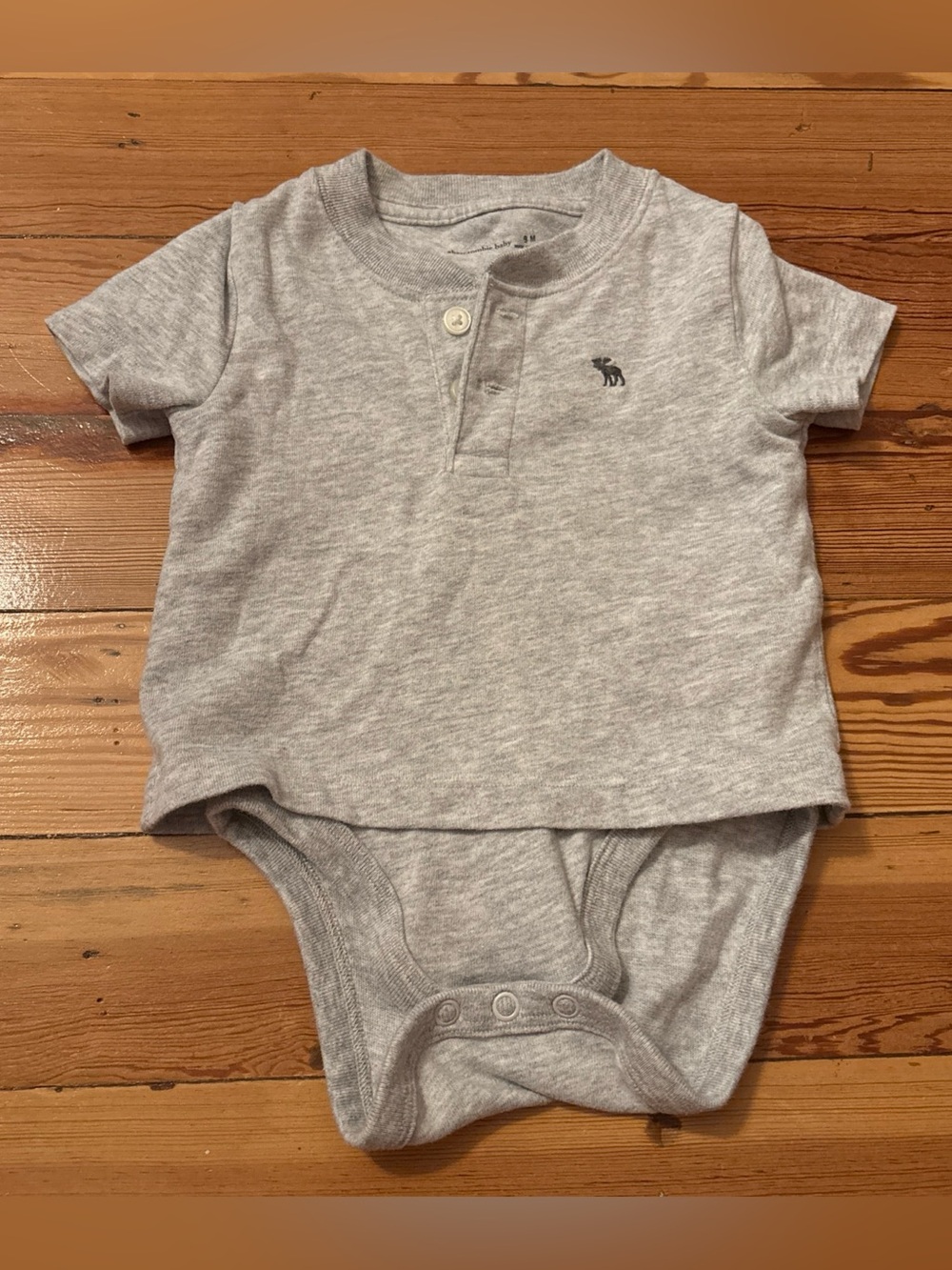 Abercrombie Kids Baby Snap Bodysuit Gray Layered Soft! 9 Months